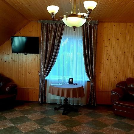 Заміський Комплекс Grand Prix Hotel Tsyurupynsk Exterior photo