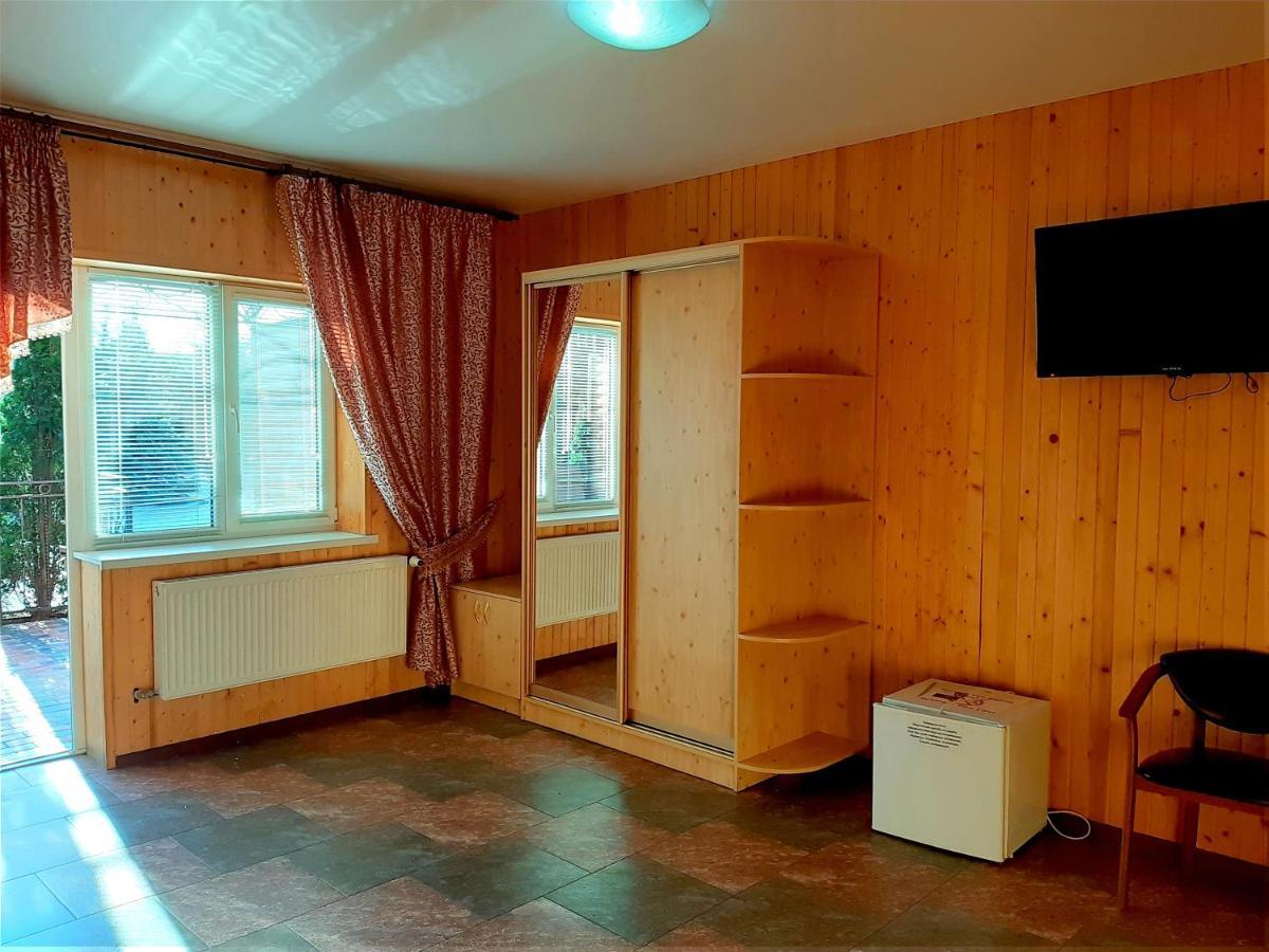Заміський Комплекс Grand Prix Hotel Tsyurupynsk Exterior photo